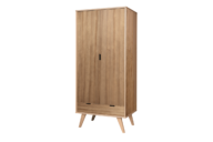 Kleiderschrank im skandinavischen Stil natur