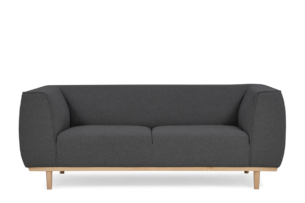 PUMI, https://konsimo.de/kollektion/pumi/ Skandinavisches Sofa mit niedriger Rückenlehne grau dunkelgrau - Foto