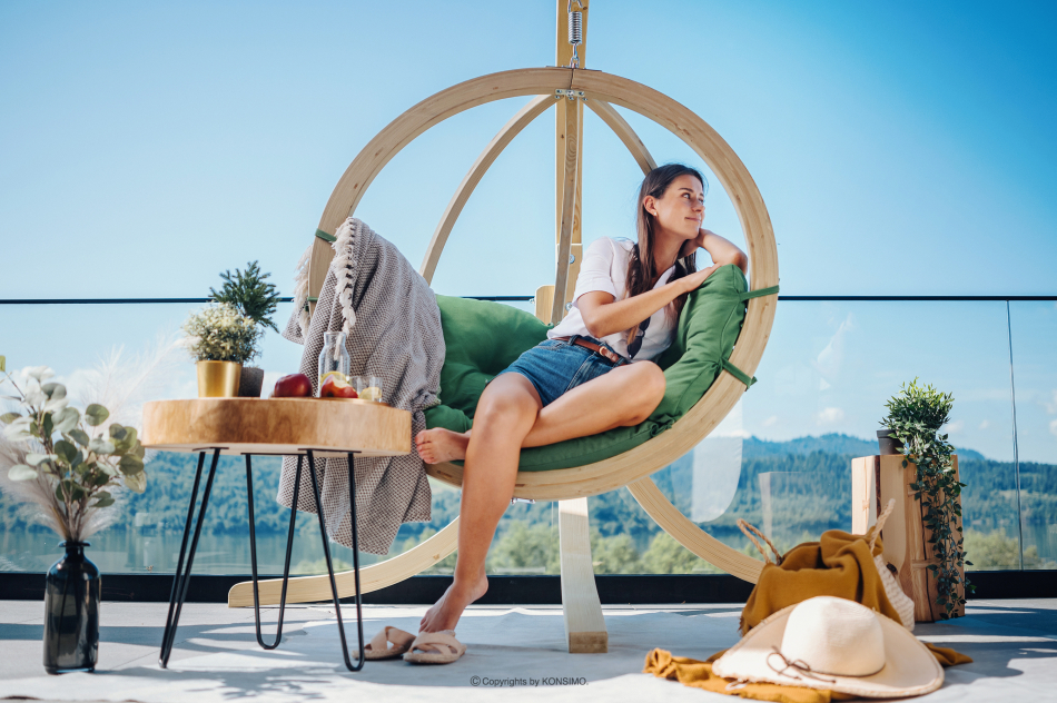 HIGLO Hängender Boho-Sessel auf einem grünen Holzgarten zielony - Foto 1