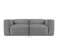 Modulares Zweisitzer-Boho-Sofa aus hellgrauem Gewebestoff