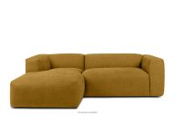 Wohnzimmer-Ecksofa aus honigfarbenem Gewebestoff, links