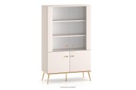 Großer eleganter cremefarbener Schrank