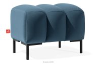 Eleganter Sitzhocker auf hohen Beinen marineblau