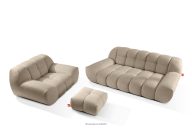 Möbelset aus Sofa Sessel und Sitzhocker im Japandi-Stil beige