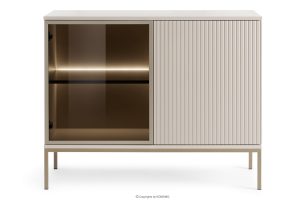 FONTE, https://konsimo.de/kollektion/fonte/ Cremefarbene Kommode mit Glastüren und Lamellen cremig - Foto