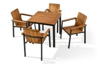 Kleiner Holzgartentisch mit 4 Stühle