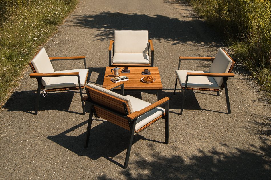 ARIATO Gartenmöbel-Set aus Holz und Metall 2x Stuhl, Tisch braun/anthrazit/beige - Foto 19