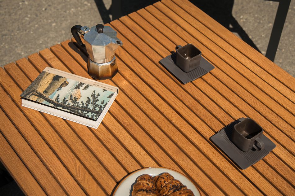 ARIATO Gartenmöbel-Set aus Holz und Metall 2x Stuhl, Tisch braun/anthrazit/beige - Foto 23