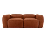 Weiches Zweisitzer-Sofa aus rotem Gewebestoff