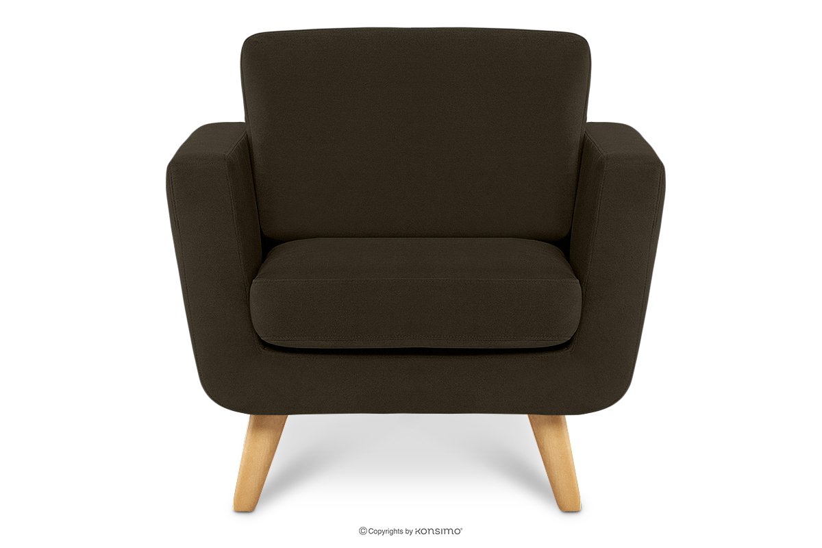 Brauner skandinavischer Sessel
